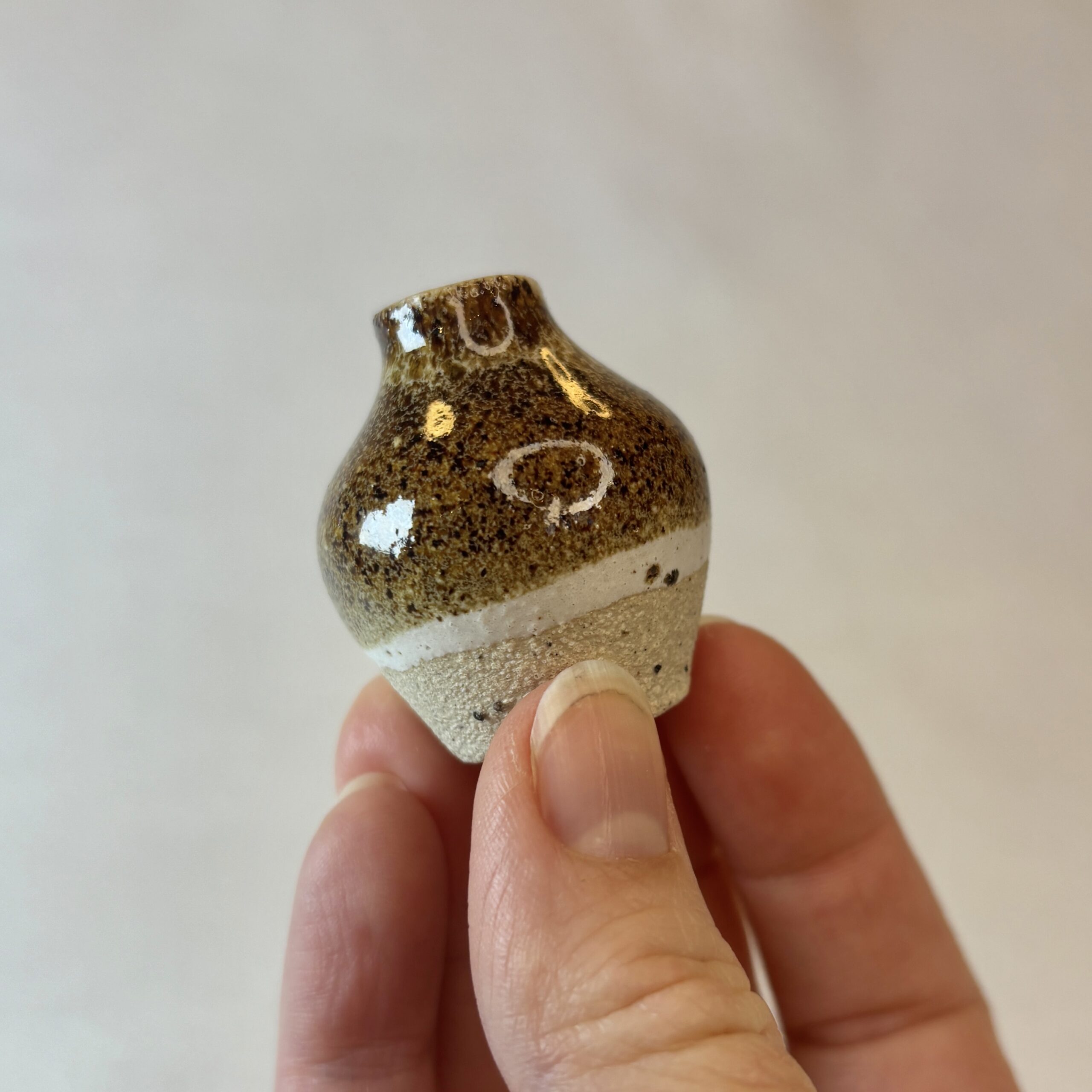 Brun minivase - Billede 2