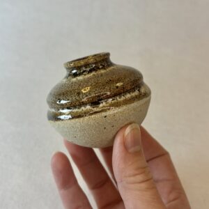 Brun minivase